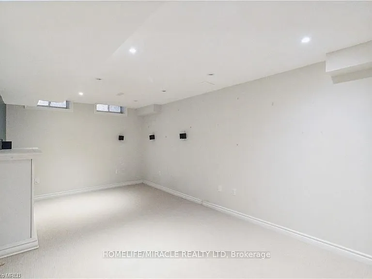 2245 Pathfinder Dr — Photo 17
