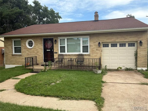 9224 Catalina Dr, Saint Louis, MO 63136