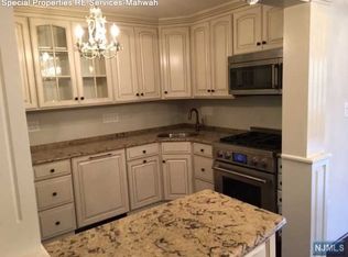 2137 Isabelle Ct, Mahwah, NJ 07430