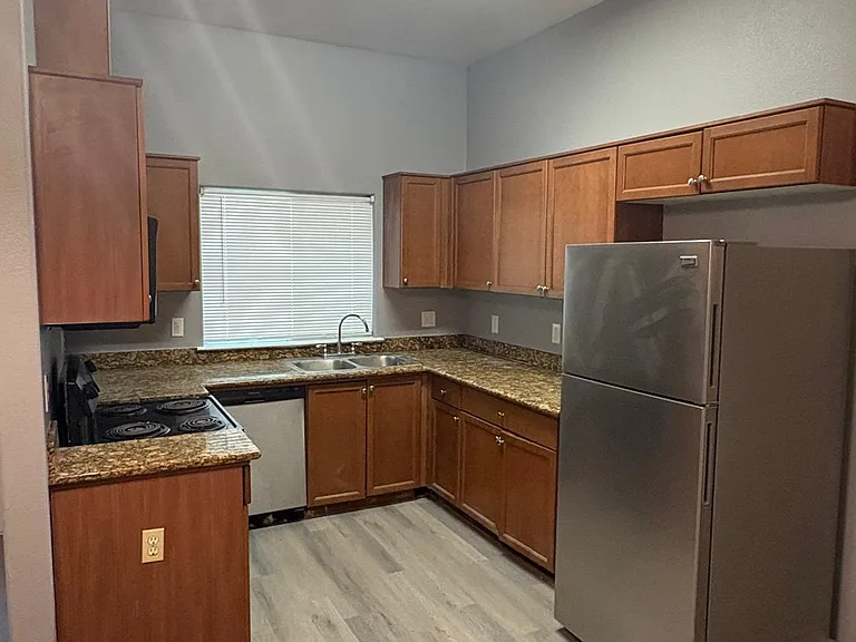 1520 C St #101 — Photo 11