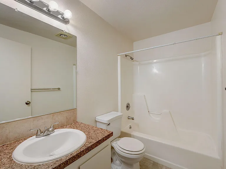 Upstairs full bath