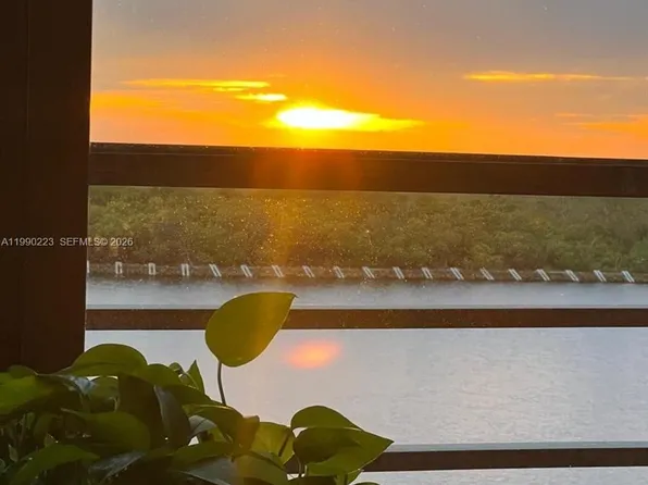 3200 N Ocean Dr APT 303, Hollywood, FL 33019