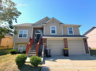 9230 N Kirkwood Ave, Kansas City, MO 64154