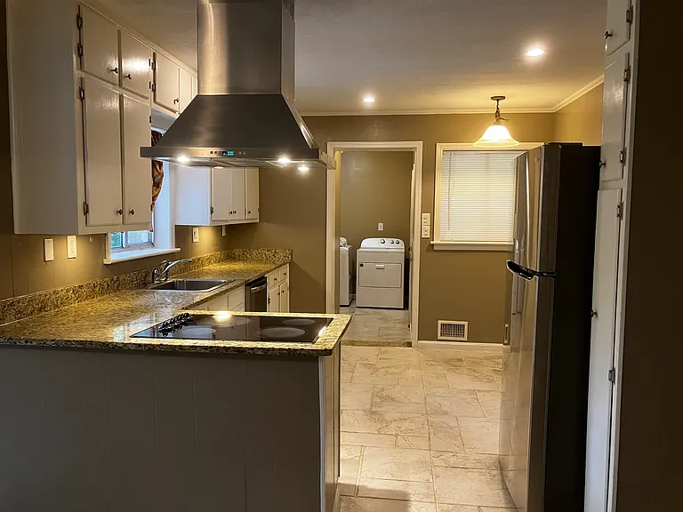 3041 Hudson Ct — Photo 3