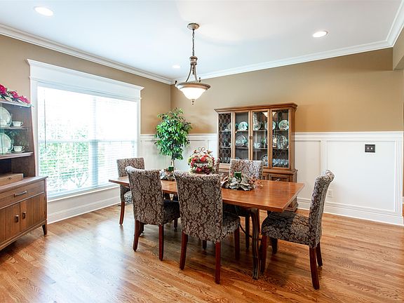 4th image of 610 Excalibur Ct