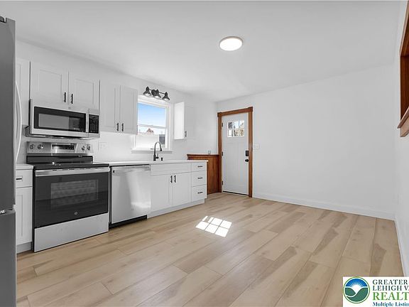 5th image of 3271 W Scenic Dr