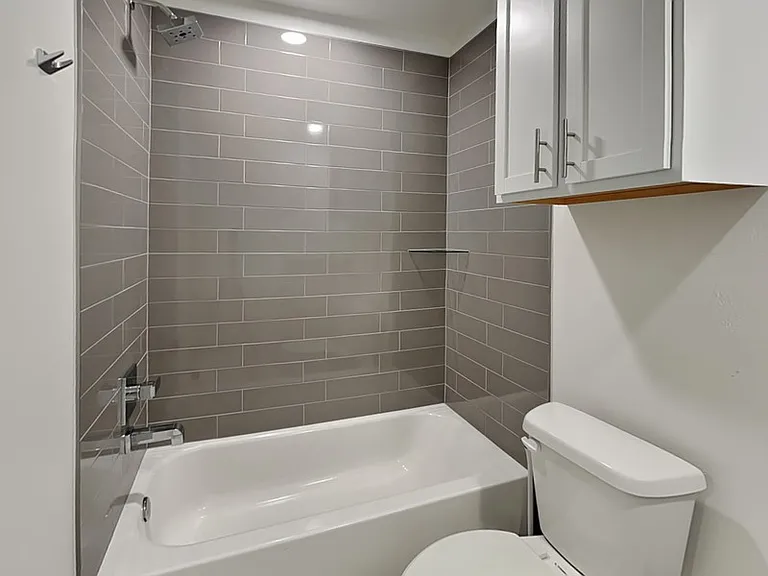 13526 Vinita Dr — Photo 11