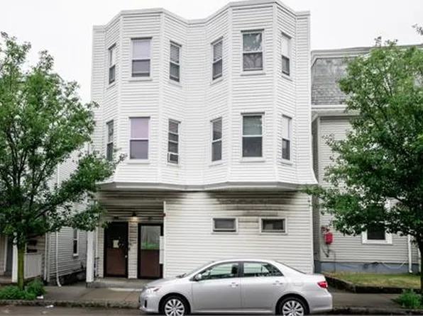 25 W Wyoming Ave APT 6, Melrose, MA 02176