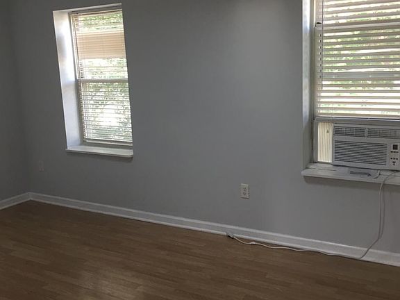 3rd image of 903 S 13th St APT 2C