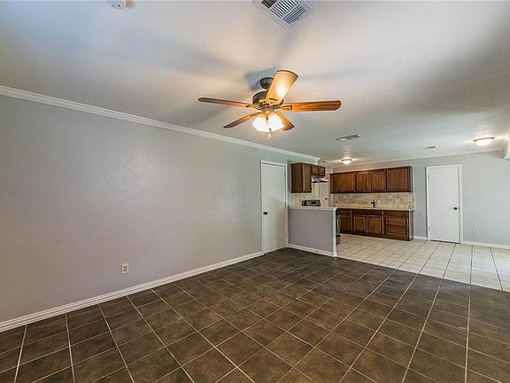 5th image of 2304 Miriam Ln
