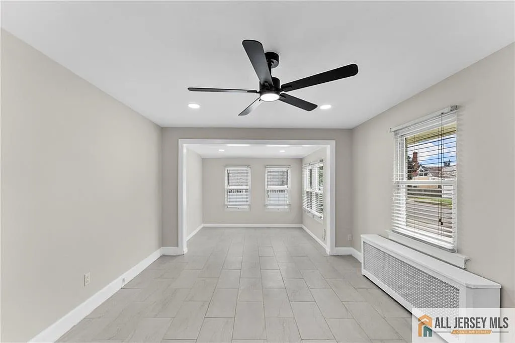 5 bed, 1.5 bath, 1445 sqft, $3,500 — Photo 4