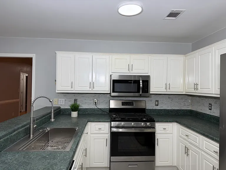 476 Connemara Trl — Photo 4