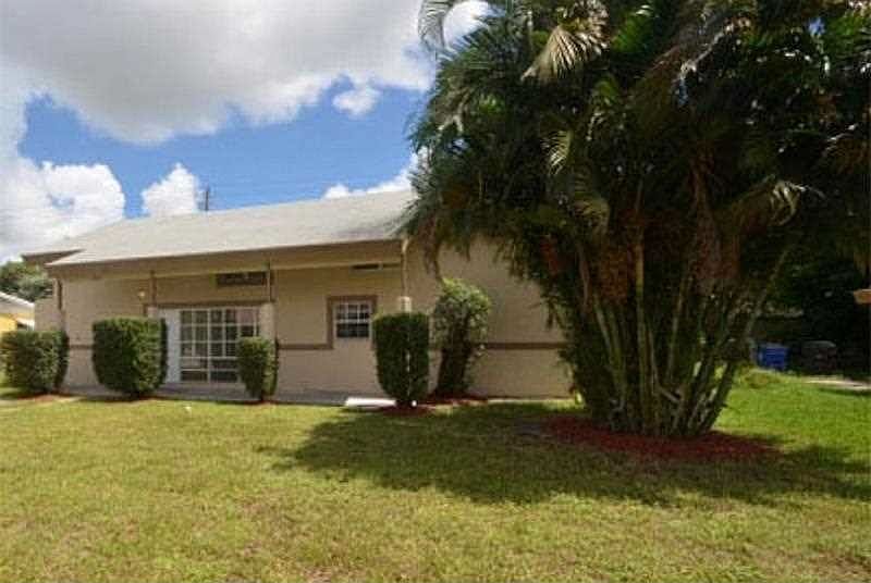 1st image of 3461 NW 43rd Ave