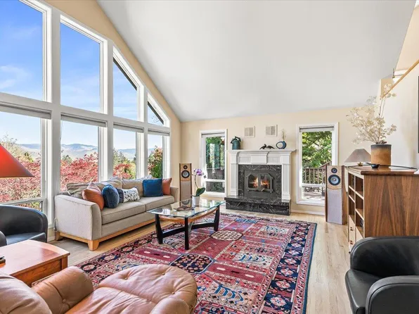 2014 Crestview Dr, Ashland, OR 97520