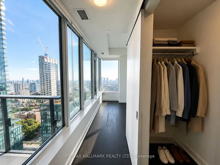 11 Yorkville Ave #3502 — Photo 8