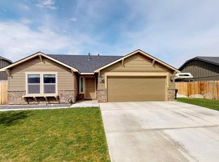 5712 Middle Fork St, Pasco, WA 99301