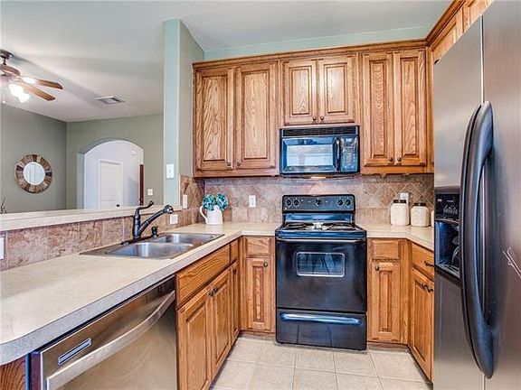 5th image of 809 Driftwood Dr