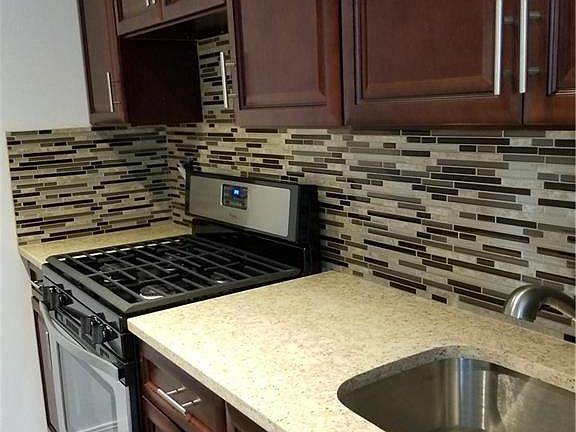4th image of 900 Midland Ave APT 1C