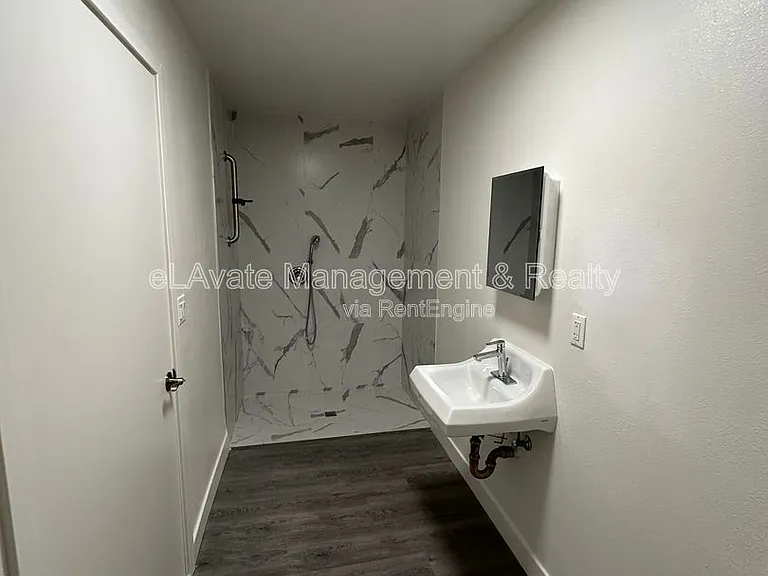 226 W 87th St #204 — Photo 21