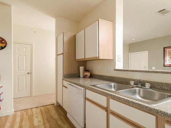 4th image of 62200 Westend Blvd #8206