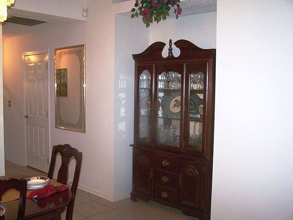 5th image of 801 Golf Manor Ct