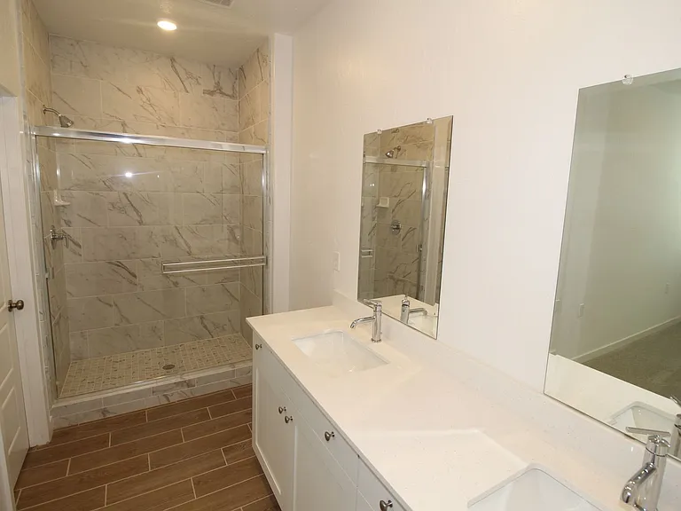 6137 W Ramona Way — Photo 12