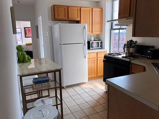 2 bed, $2,100 — Photo 3