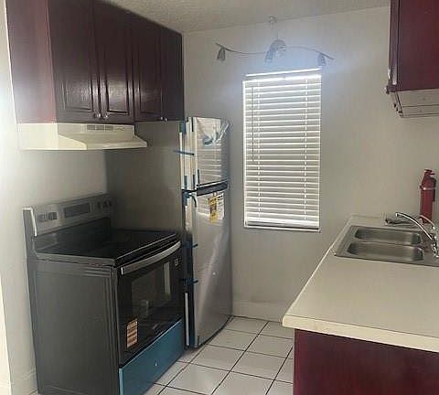 3rd image of 900 NE 26 Street #15