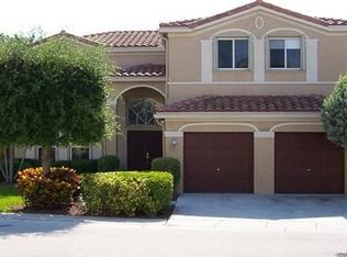 1663 E Harmony Lake Cir, Davie, FL 33324