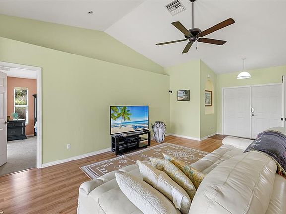 4th image of 1021 Halby AVE S