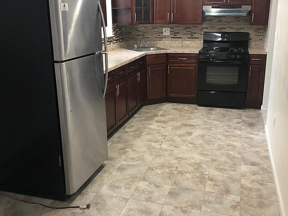 2nd image of 742 Lincoln Ave