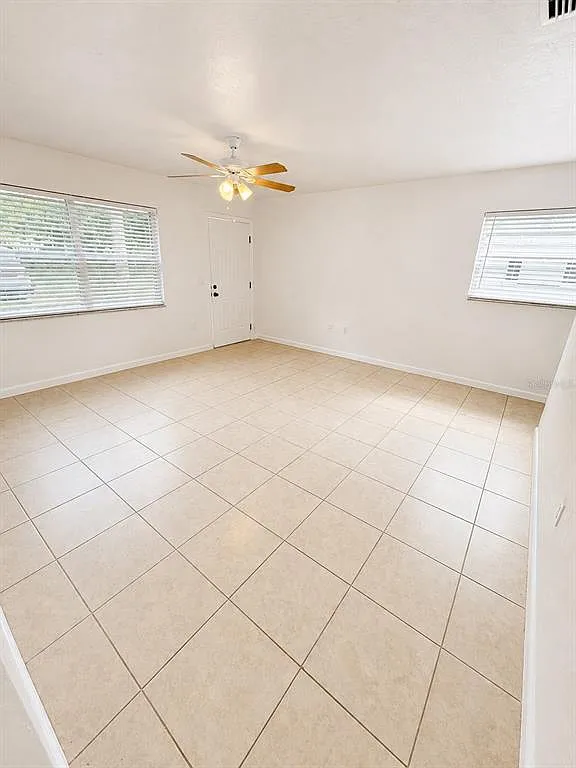 2 bed, 1.0 bath, 1028 sqft, $1,199 — Photo 3