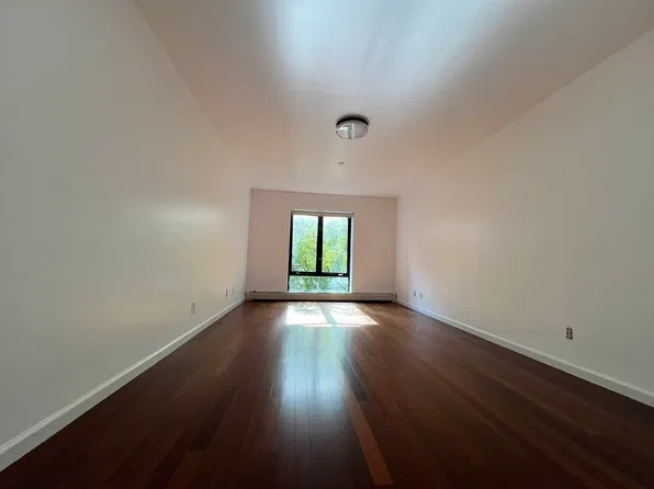 225 E 58th St APT 3a, New York, NY 10022