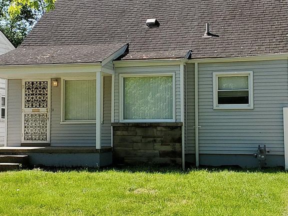 2nd image of 22651 Pembroke Ave