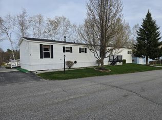 8 Sycamore Dr, Norway, ME 04268