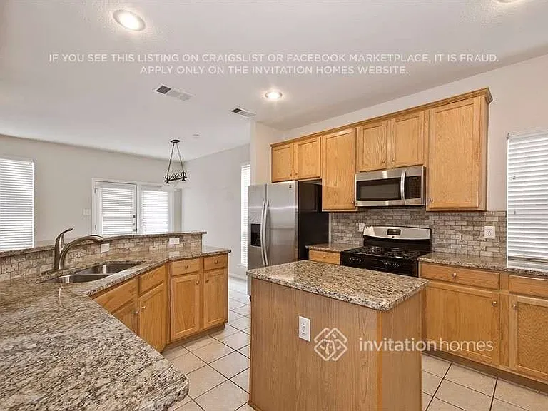 11732 Latania Ln — Photo 6