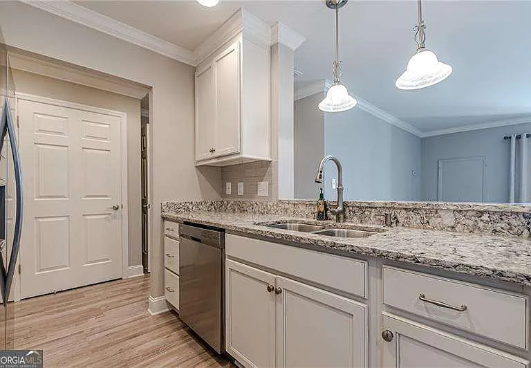 300 Johnson Ferry Rd NE #A610 — Photo 13