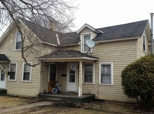320 N 11th St, Escanaba, MI 49829