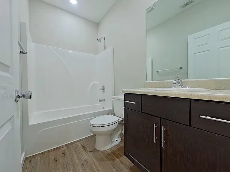 605 E Williams Ave — Photo 13