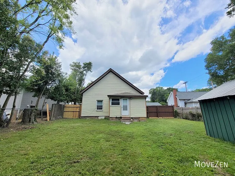 226 Cummings St — Photo 3