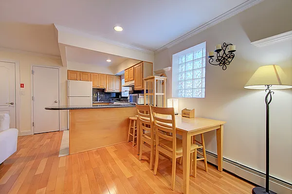 Sold by Landmarc Group | media 44