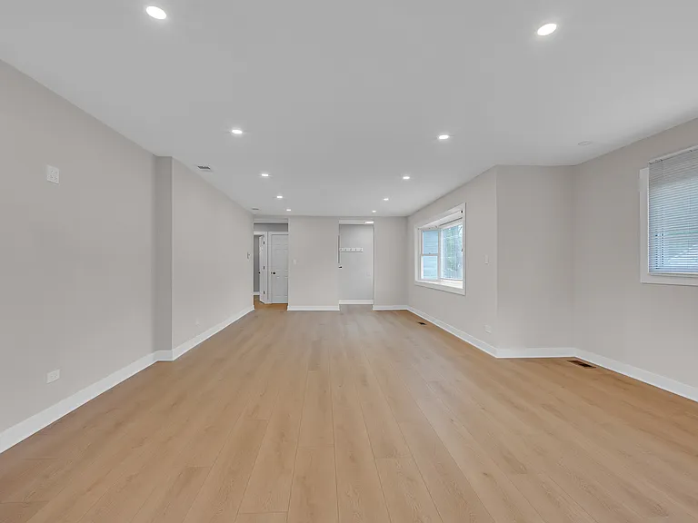 1055 N Bluebonnet Ln — Photo 18