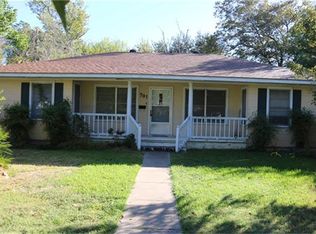 701 Elm St, Navasota, TX 77868