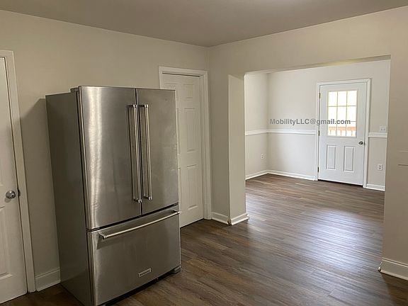 5th image of 4328 Skylark Dr
