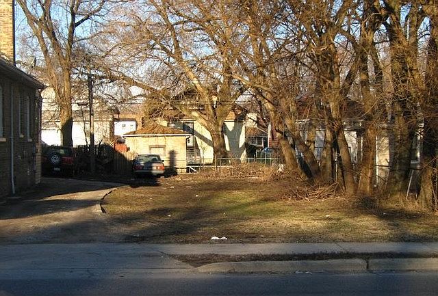1st image of 1916 S 1st Ave