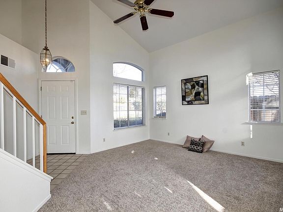 4th image of 4104 Diane Dr