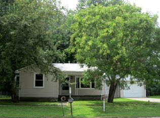 118 Fairview Dr, Carmi, IL 62821