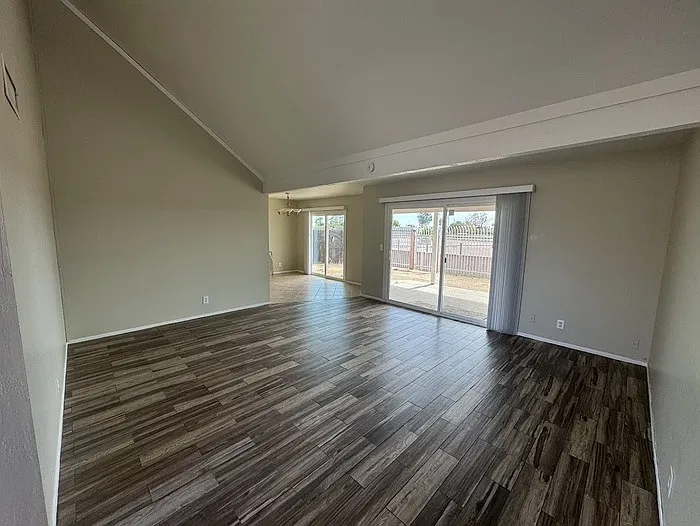 3 bed, 2.0 bath, 1416 sqft, $1,650 — Photo 2