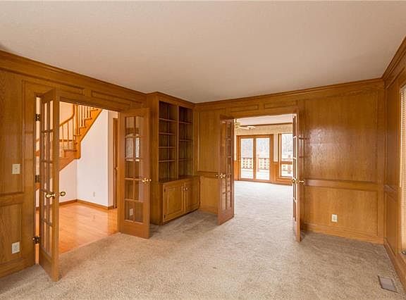 5th image of 9822 W 159th St