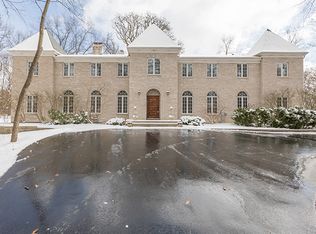 1S093 Normandy Woods Dr, Winfield, IL 60190